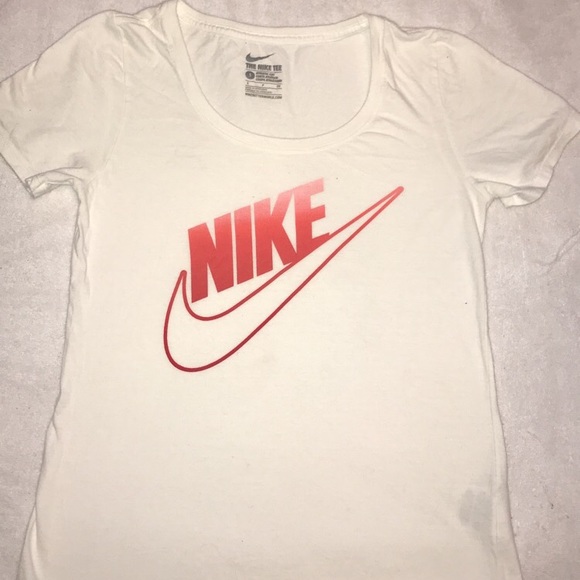 Nike T-Shirt size Small - Picture 1 of 1